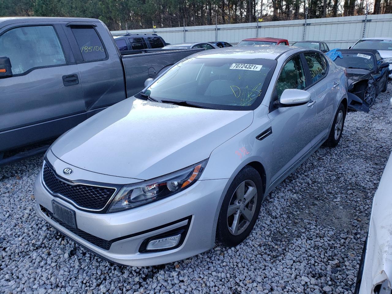 Photo 2 from auction – 2015 KIA OPTIMA LX with VIN 5XXGM4A74FG468052