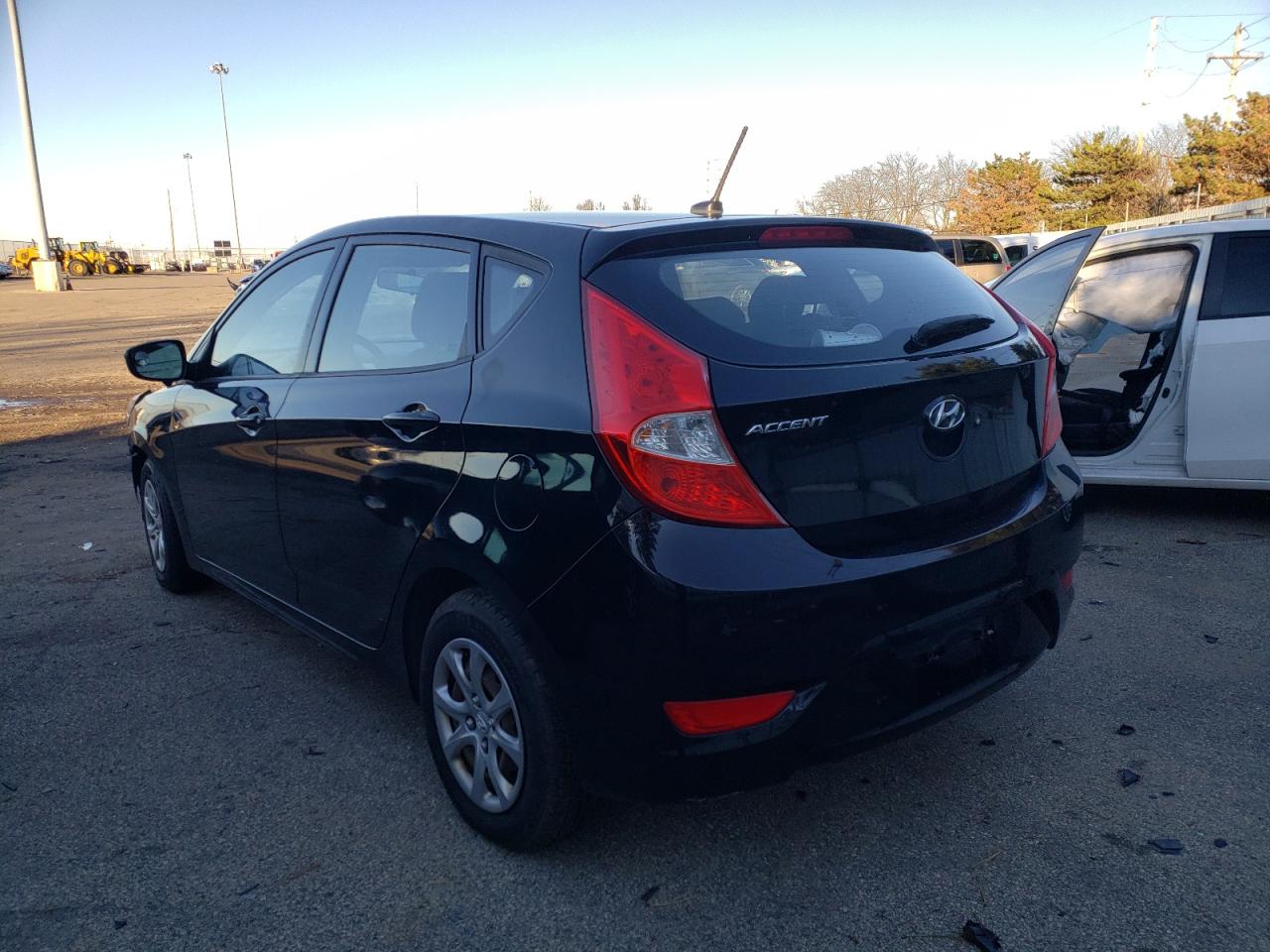 Photo 3 from auction – 2012 HYUNDAI ACCENT GLS with VIN KMHCT5AE2CU022022