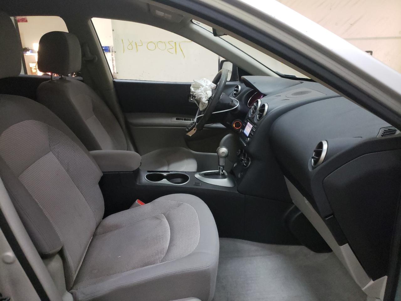 Photo 5 from auction – 2013 NISSAN ROGUE S with VIN JN8AS5MT3DW546587
