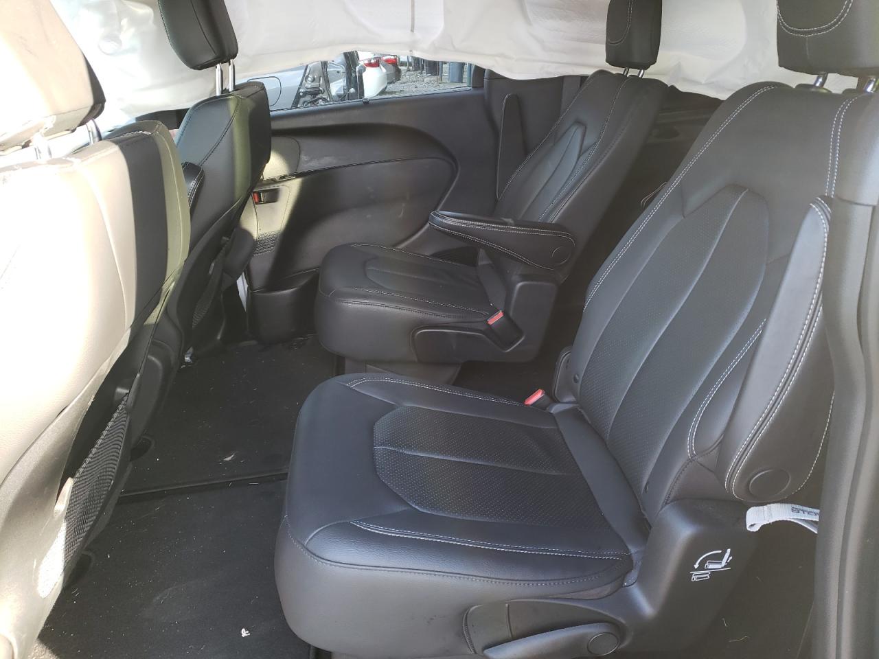 Photo 6 from auction – 2020 CHRYSLER PACIFICA T with VIN 2C4RC1BGXLR145619
