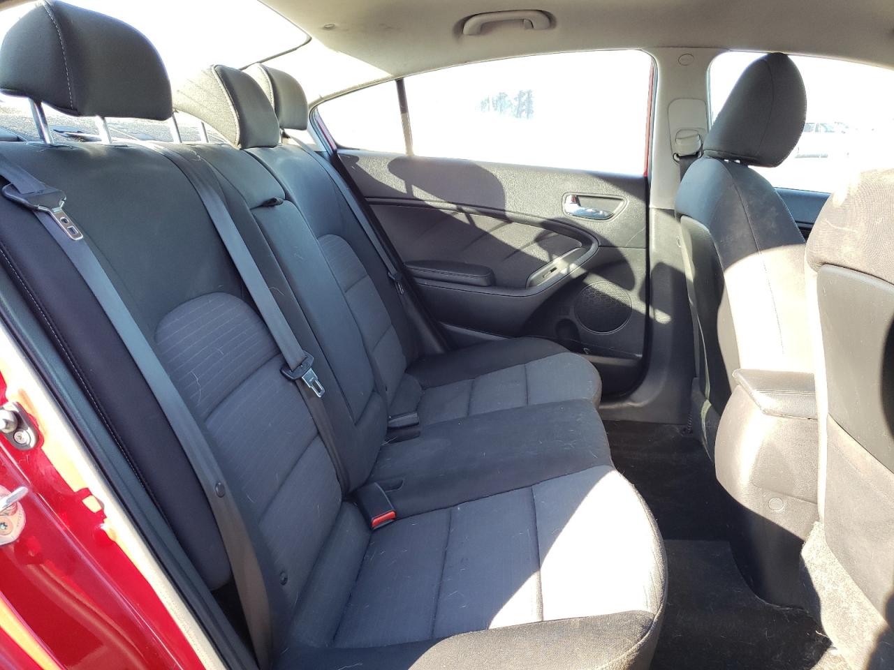 Photo 6 from auction – 2015 KIA FORTE LX with VIN KNAFX4A62F5334491