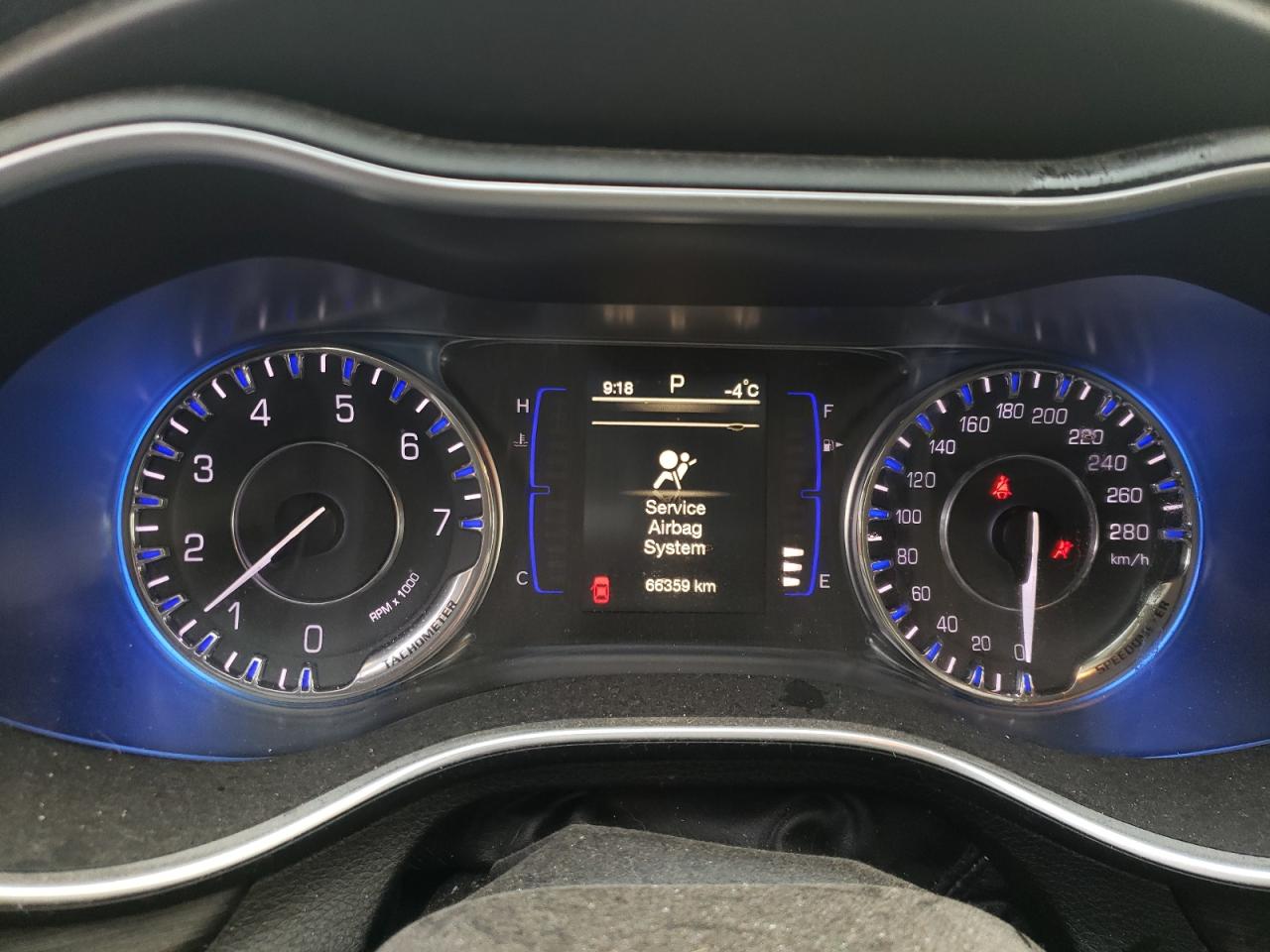 Photo 8 from auction – 2016 CHRYSLER 200 LIMITE with VIN 1C3CCCAB1GN197204