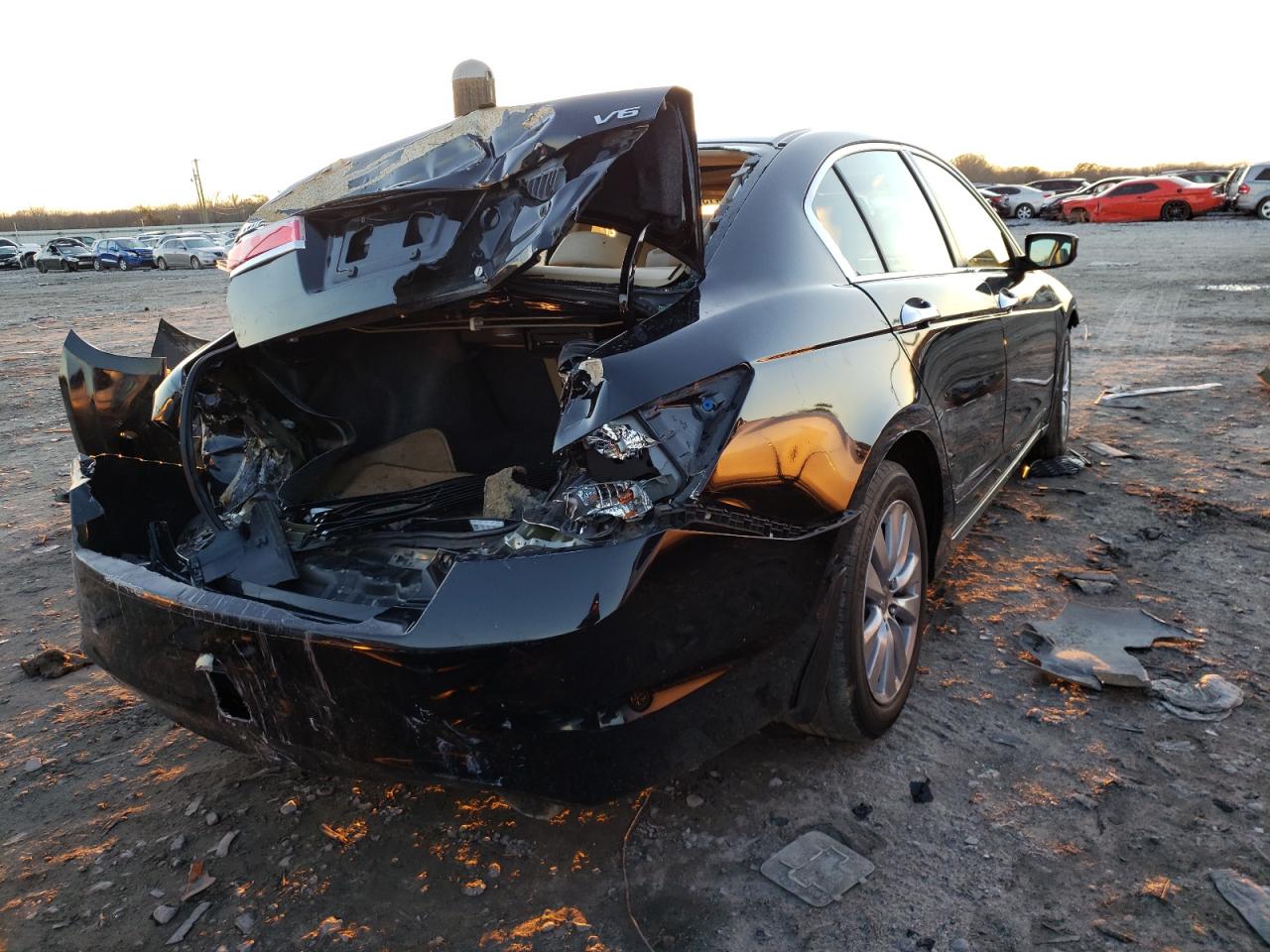 Photo 4 from auction – 2011 HONDA ACCORD EXL with VIN 1HGCP3F82BA017307