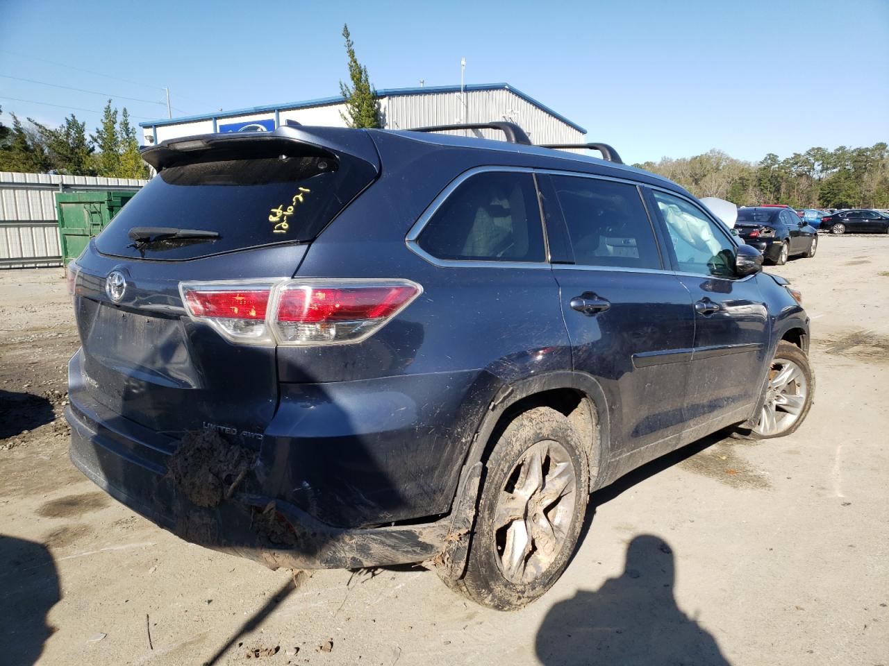 Photo 4 from auction – 2014 TOYOTA HIGHLANDER with VIN 5TDDKRFH0ES054545