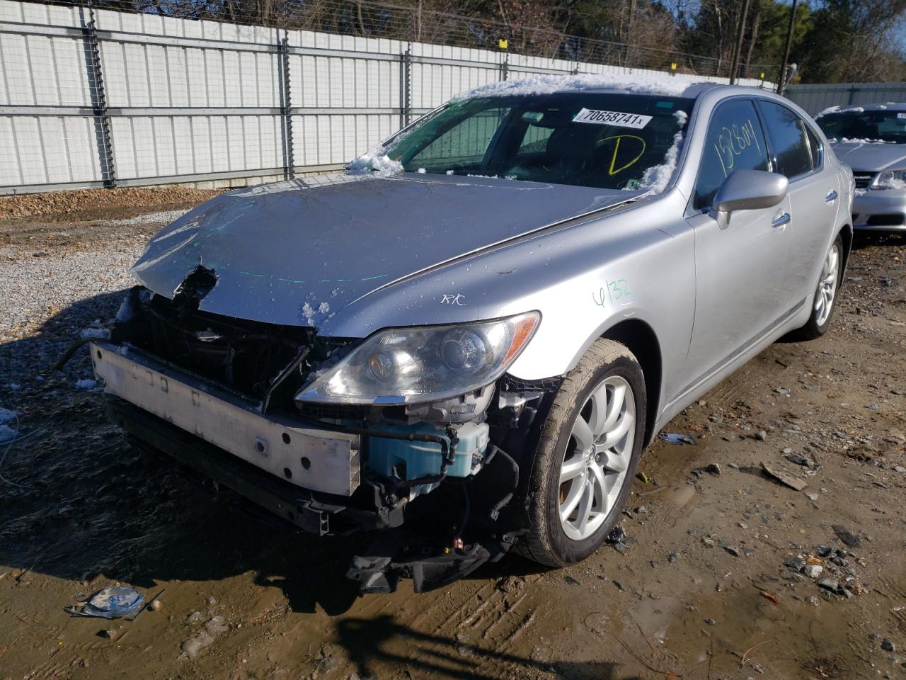 Photo 2 from auction – 2009 LEXUS LS 460 with VIN JTHCL46F095002269