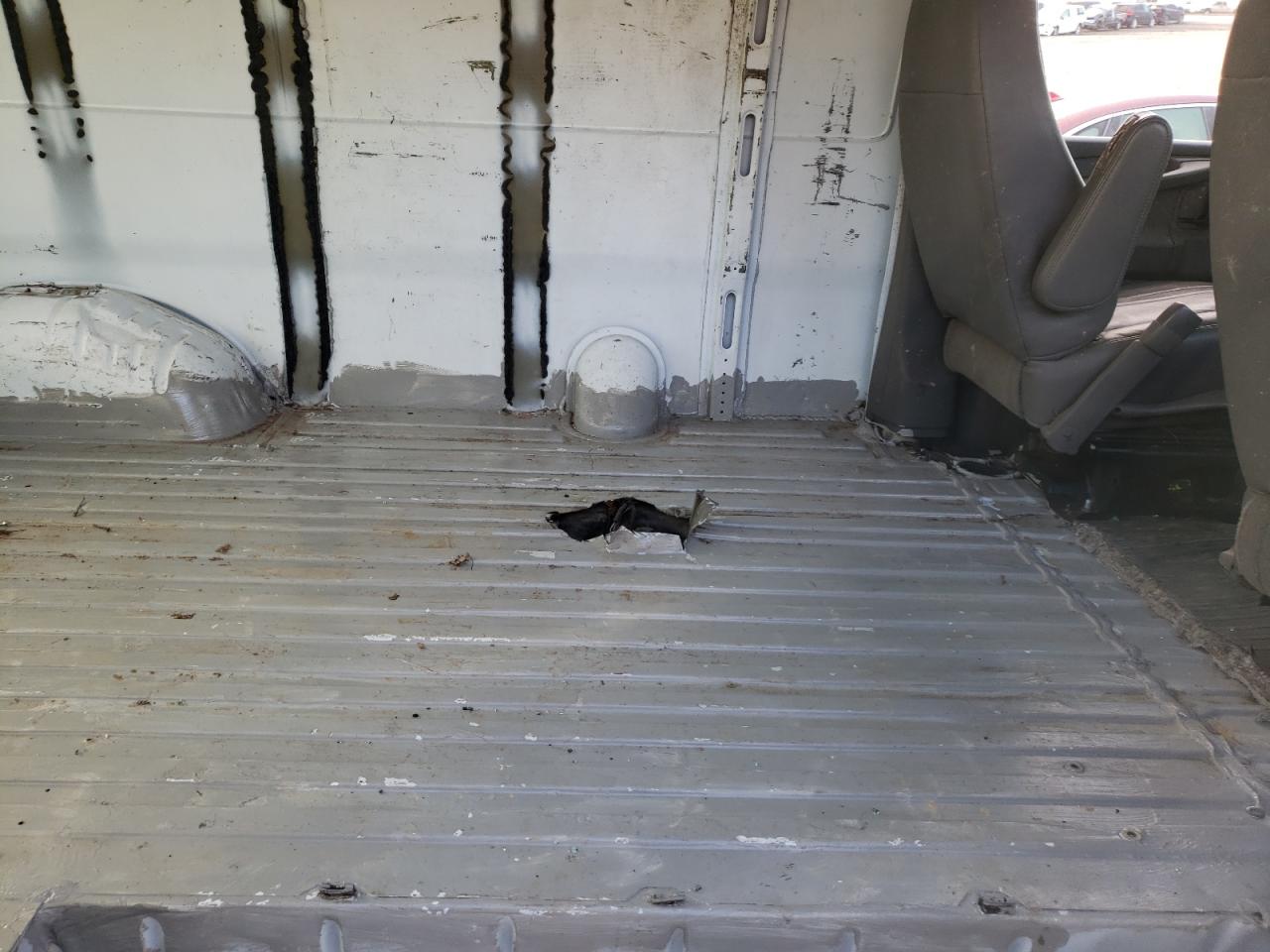 Photo 6 from auction – 2011 CHEVROLET EXPRESS G2 with VIN 1GCWGFBA3B1141009