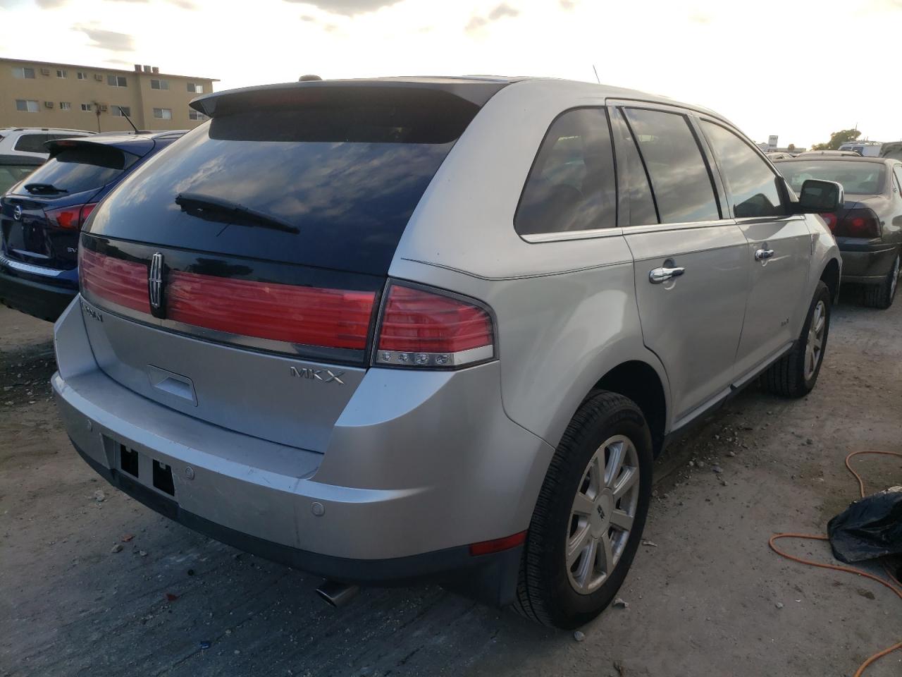 Photo 4 from auction – 2009 LINCOLN MKX with VIN 2LMDU68C99BJ03064