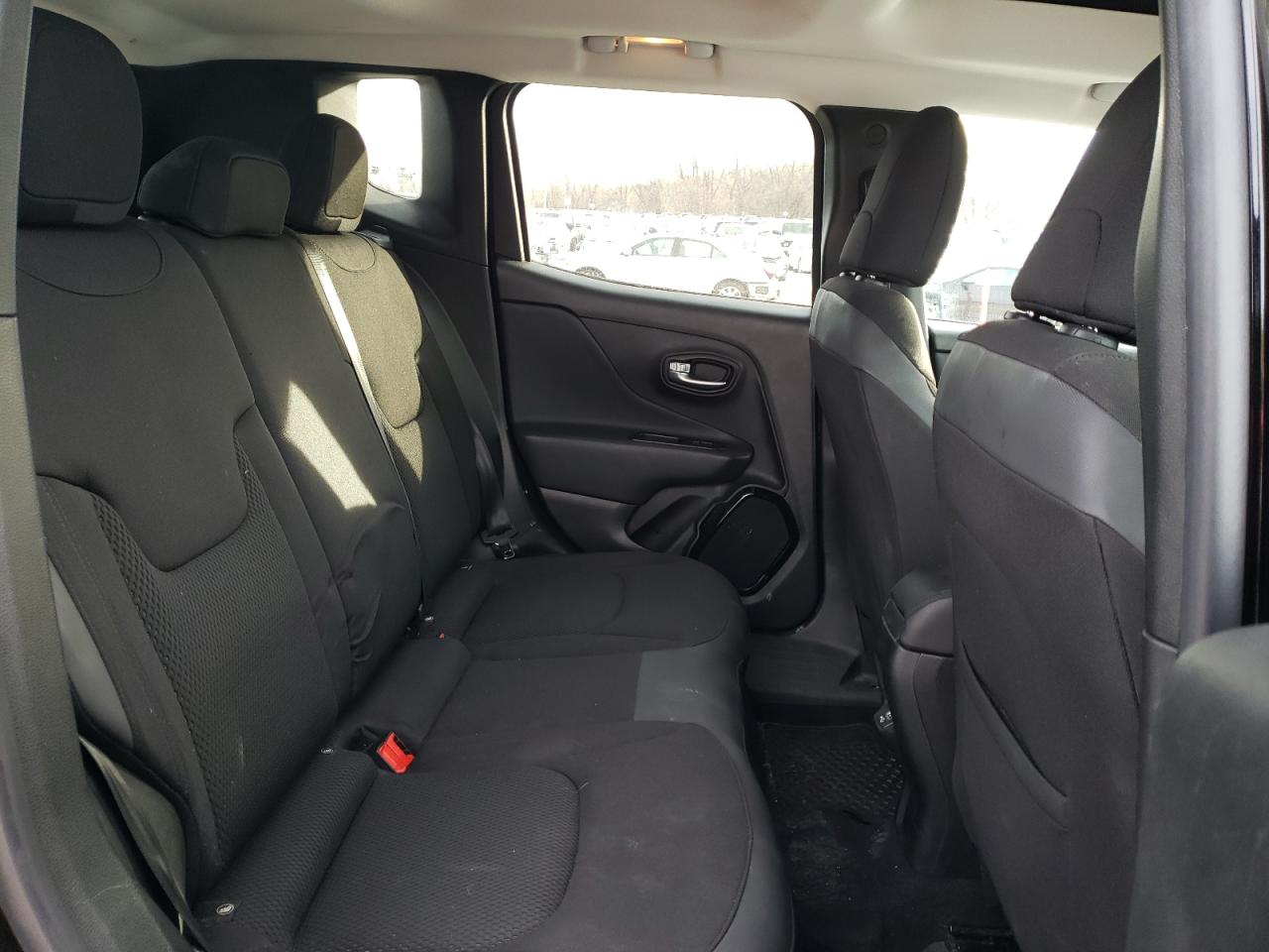 Photo 6 from auction – 2018 JEEP RENEGADE L with VIN ZACCJBBB4JPJ13818