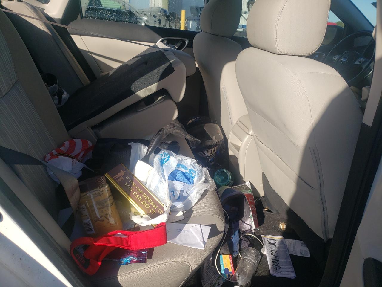 Photo 6 from auction – 2017 NISSAN SENTRA S with VIN 3N1AB7AP0HY283801