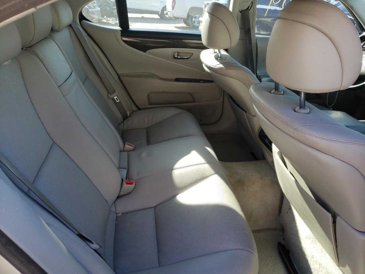 Photo 6 from auction – 2009 LEXUS LS 460 with VIN JTHCL46F095002269