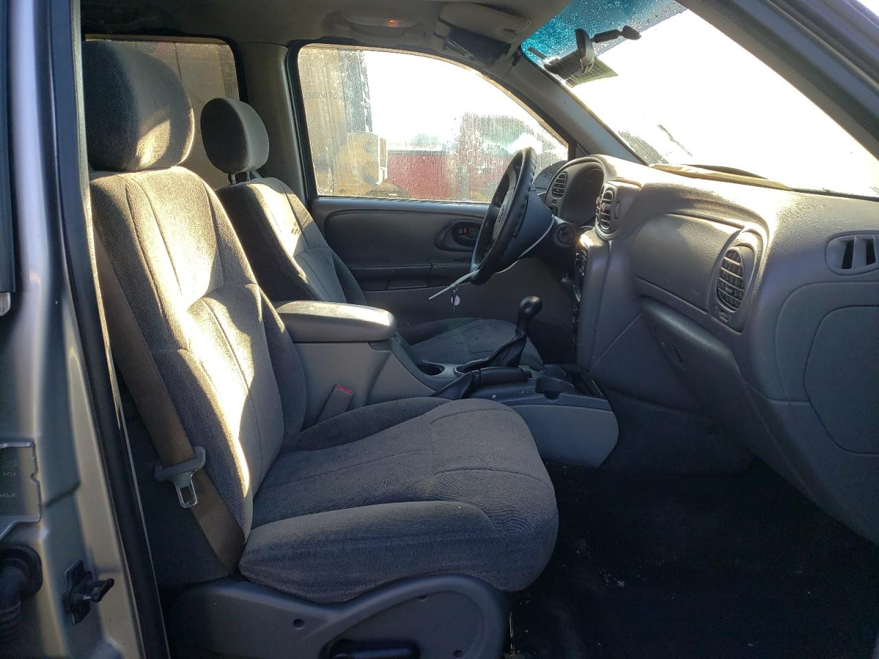 Photo 5 from auction – 2004 CHEVROLET TRAILBLAZE with VIN 1GNDS13S242210986