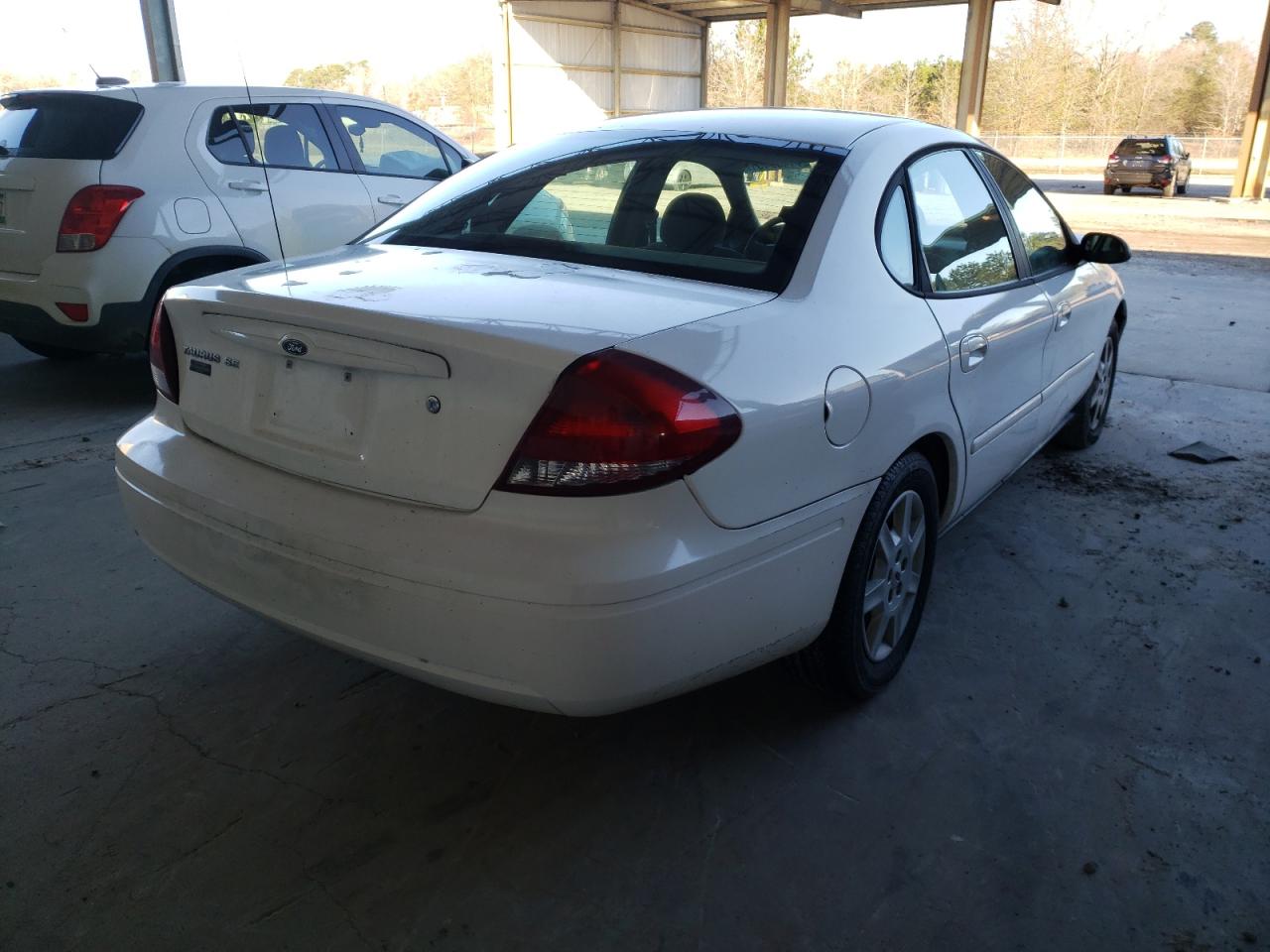 Photo 4 from auction – 2007 FORD TAURUS SE with VIN 1FAFP53UX7A155537