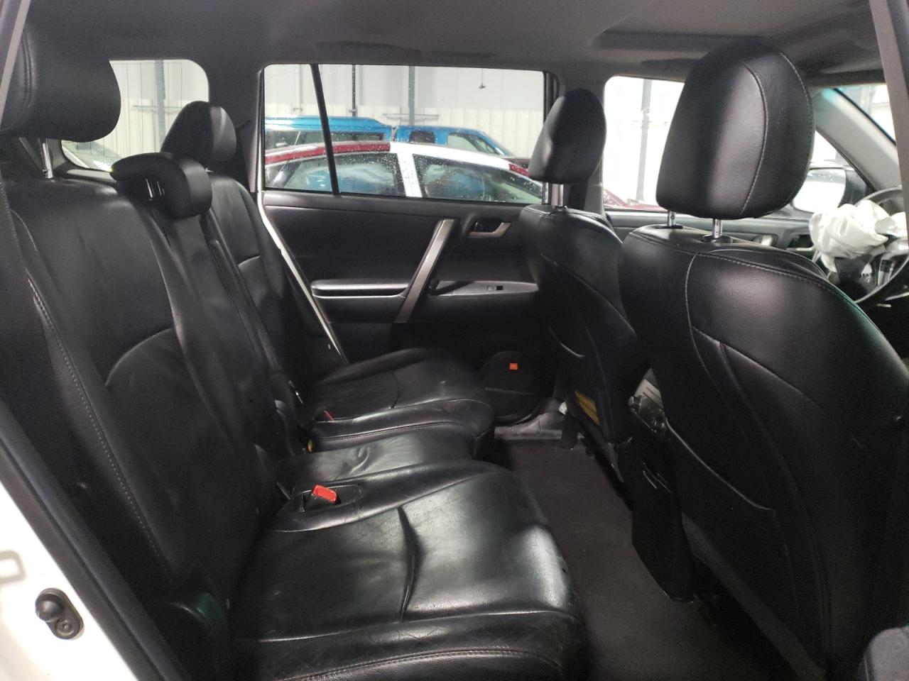 Photo 6 from auction – 2012 TOYOTA HIGHLANDER with VIN 5TDBK3EH7CS112573