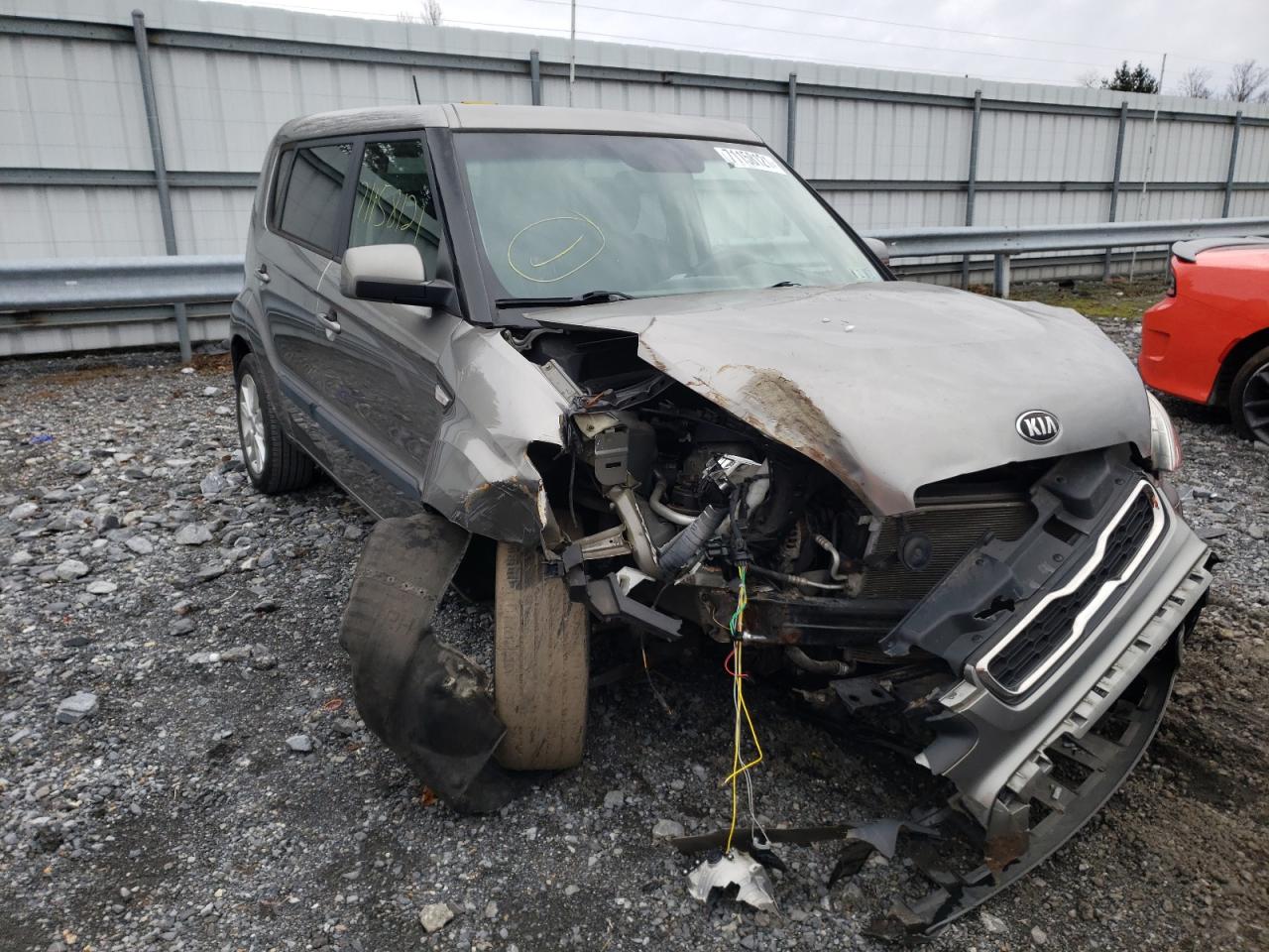 KIA SOUL 2013 z numerem VIN KNDJT2A58D7606807 - Zdjęcie z aukcji