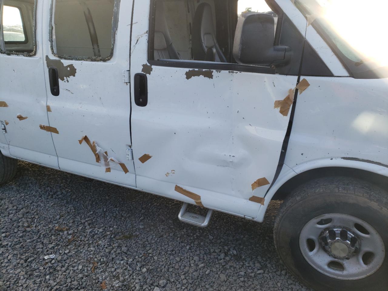 Photo 9 from auction – 2011 CHEVROLET EXPRESS G2 with VIN 1GCWGFBA3B1141009
