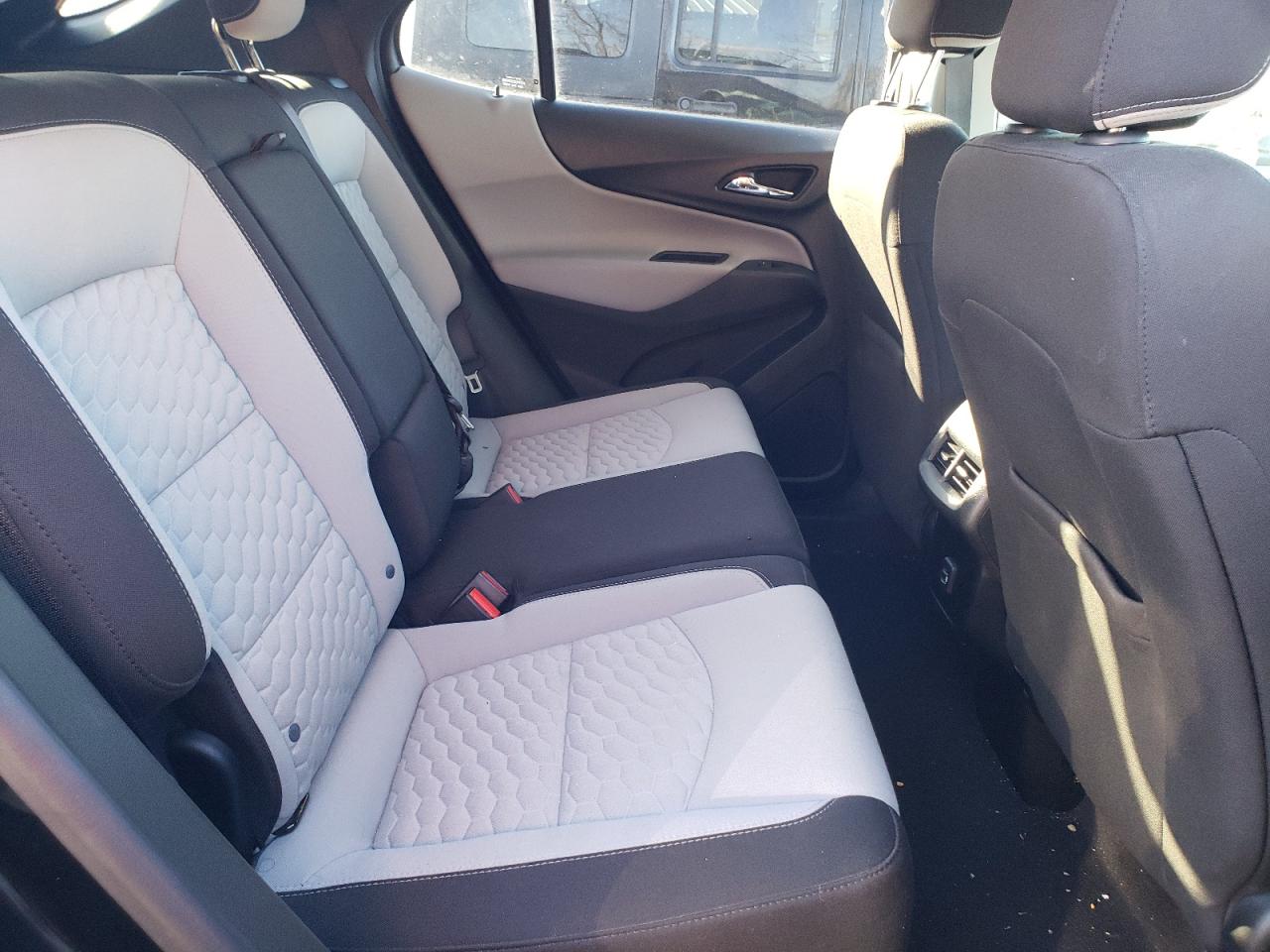 Photo 6 from auction – 2020 CHEVROLET EQUINOX LS with VIN 2GNAXSEVXL6253569
