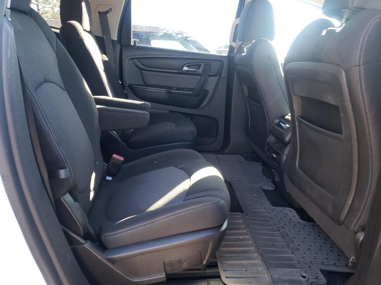 Photo 6 from auction – 2016 CHEVROLET TRAVERSE L with VIN 1GNKRGKD9GJ160932