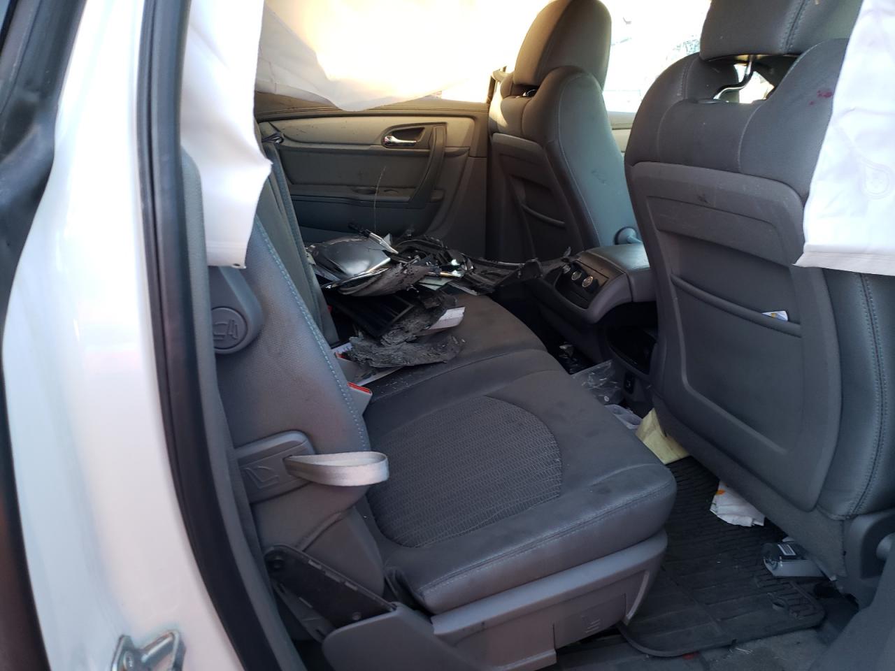 Photo 6 from auction – 2017 CHEVROLET TRAVERSE L with VIN 1GNKRFED8HJ336991
