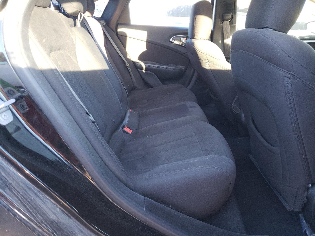 Photo 6 from auction – 2015 CHRYSLER 200 LIMITE with VIN 1C3CCCAB7FN677892