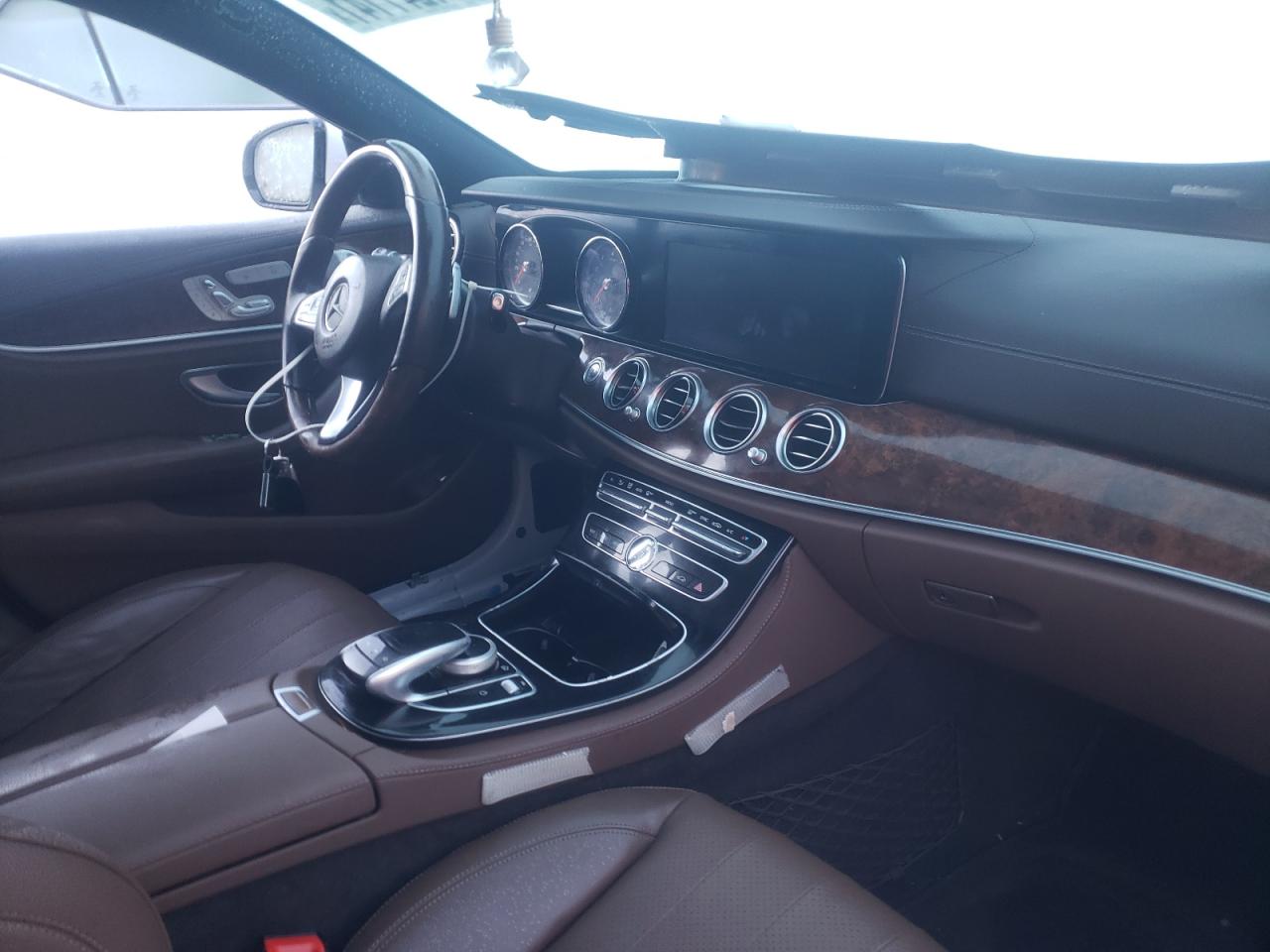 Photo 9 from auction – 2017 MERCEDES-BENZ E 300 with VIN WDDZF4JB0HA104139