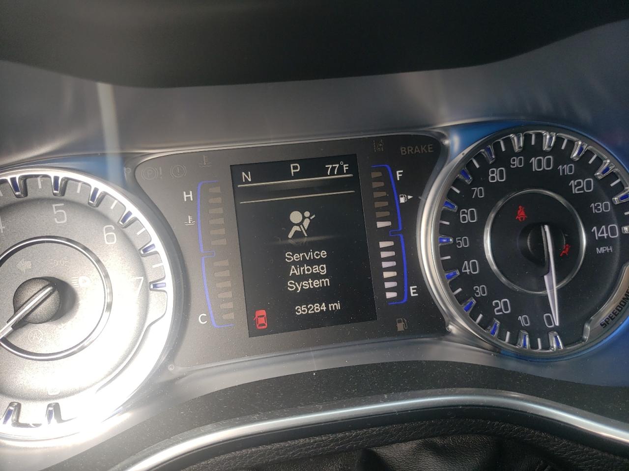 Photo 8 from auction – 2015 CHRYSLER 200 LIMITE with VIN 1C3CCCAB5FN726670