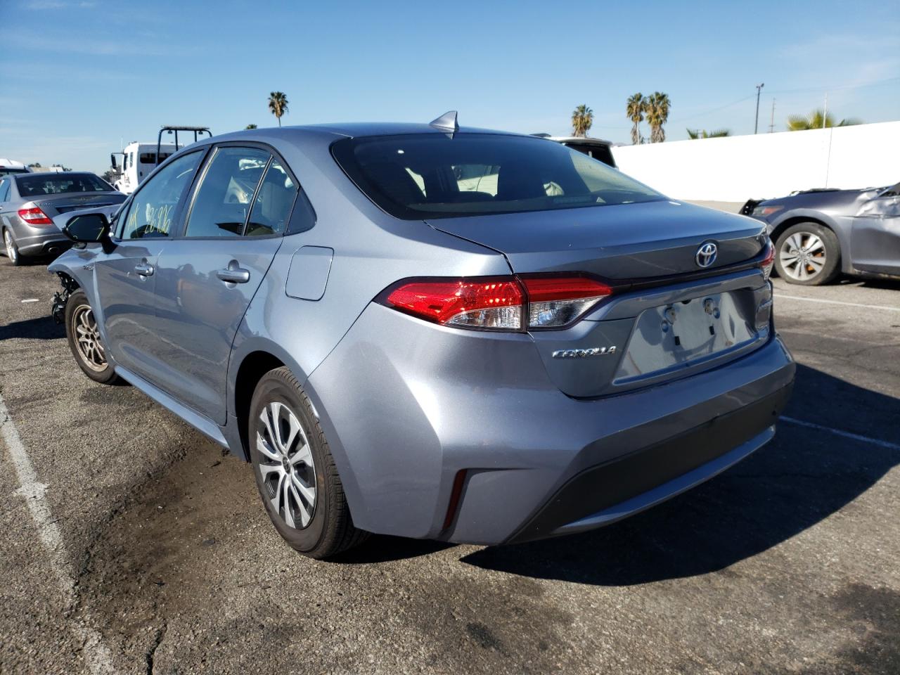 Photo 3 from auction – 2021 TOYOTA COROLLA LE with VIN JTDEAMDE5MJ027548