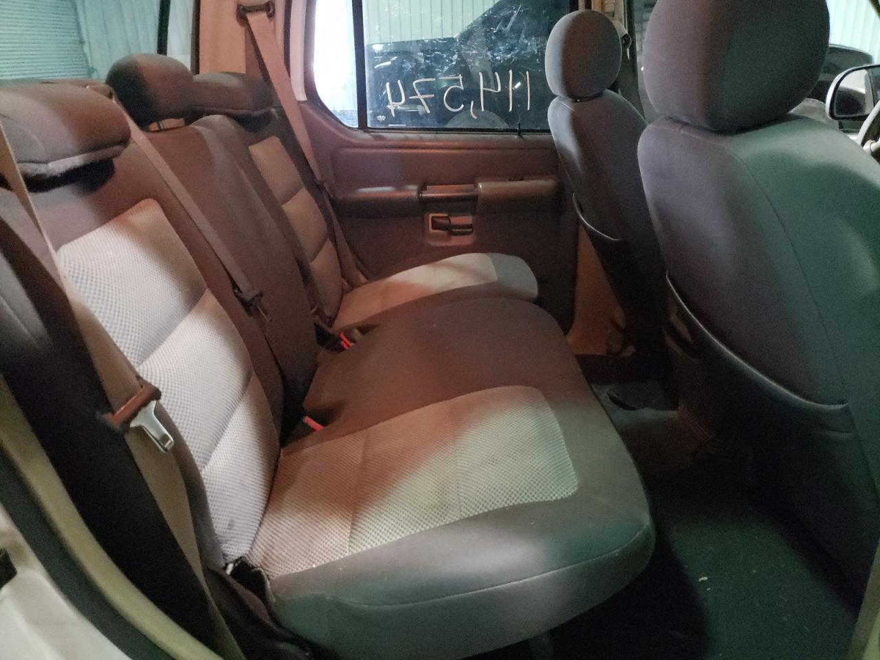 Photo 6 from auction – 2005 FORD EXPLORER S with VIN 1FMZU67K05UA88694