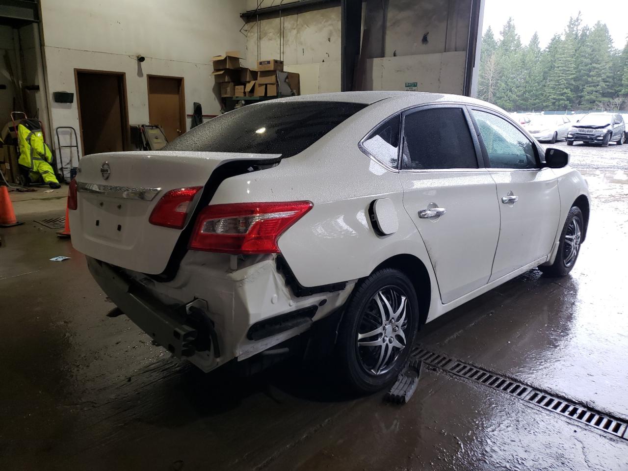 Photo 4 from auction – 2017 NISSAN SENTRA S with VIN 3N1AB7AP9HY221670