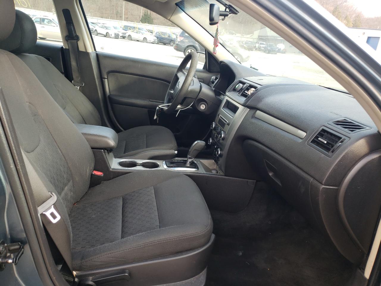 Photo 5 from auction – 2011 FORD FUSION SE with VIN 3FAHP0HA5BR112992