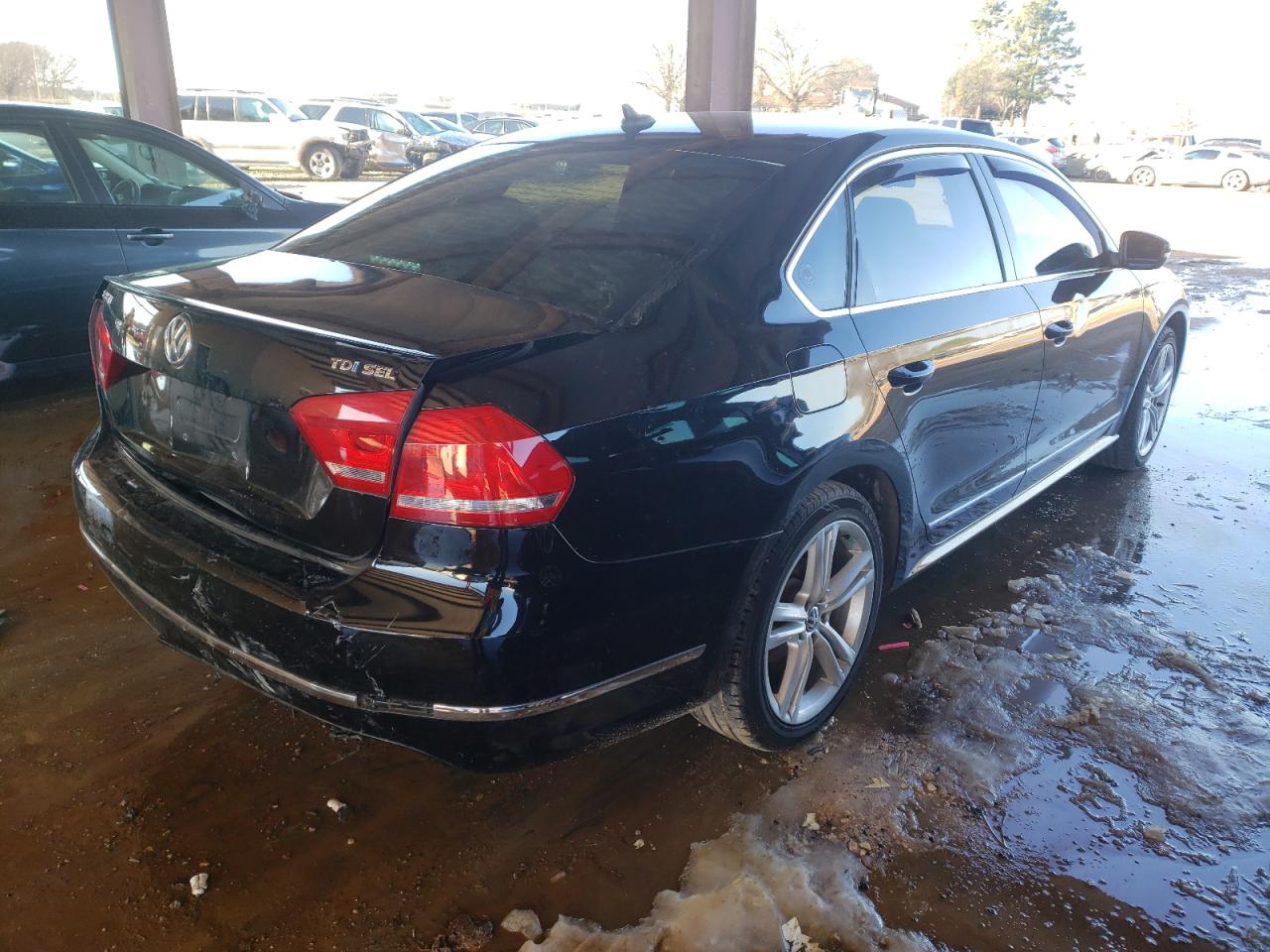 Photo 4 from auction – 2014 VOLKSWAGEN PASSAT SEL with VIN 1VWCN7A33EC108938