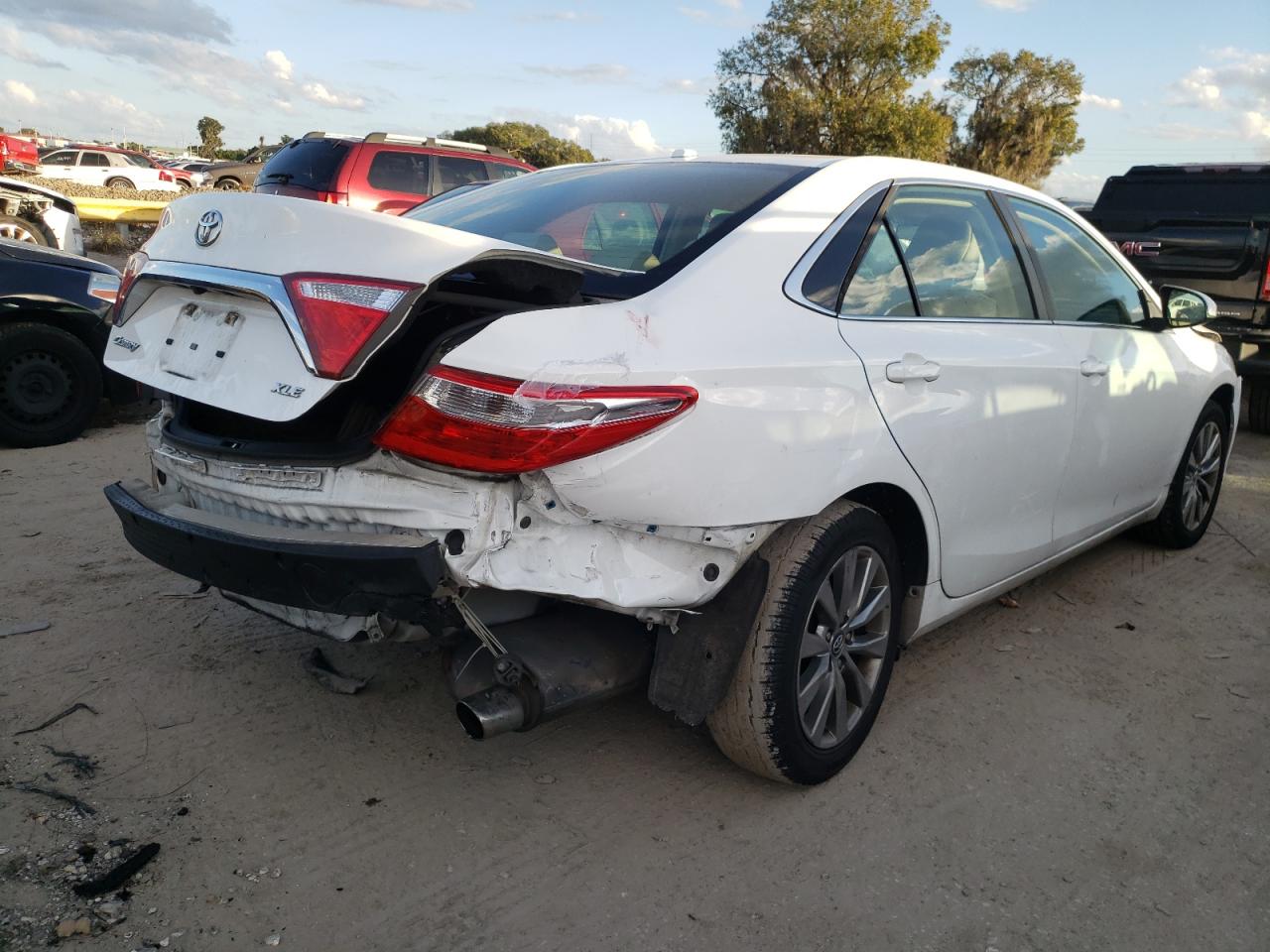 Photo 4 from auction – 2017 TOYOTA CAMRY LE with VIN 4T1BF1FK7HU404838