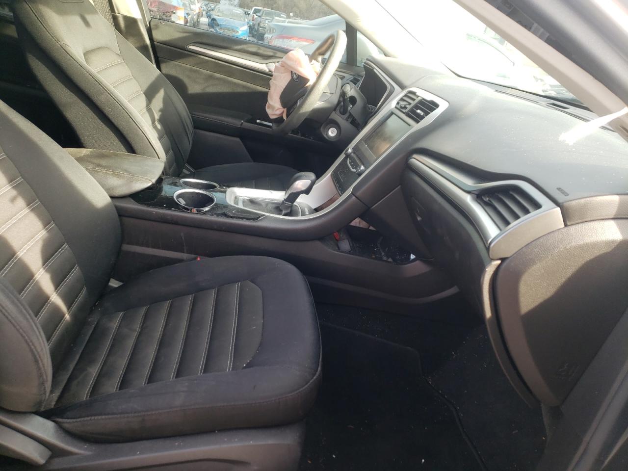 Photo 5 from auction – 2014 FORD FUSION SE with VIN 3FA6P0HD3ER121454