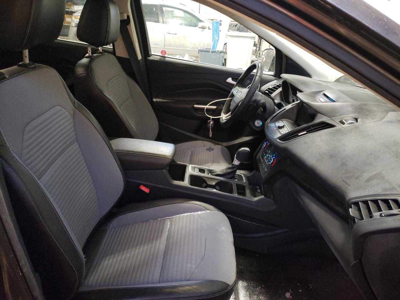 Zdjęcie 5 z aukcji – 2017 FORD ESCAPE SE z VIN 1FMCU9GD2HUB70164