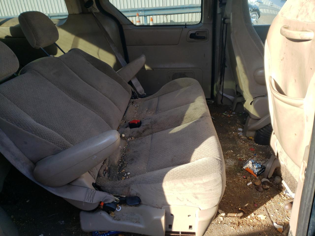 Photo 6 from auction – 2000 FORD WINDSTAR with VIN 2FMZA5149YBA48413