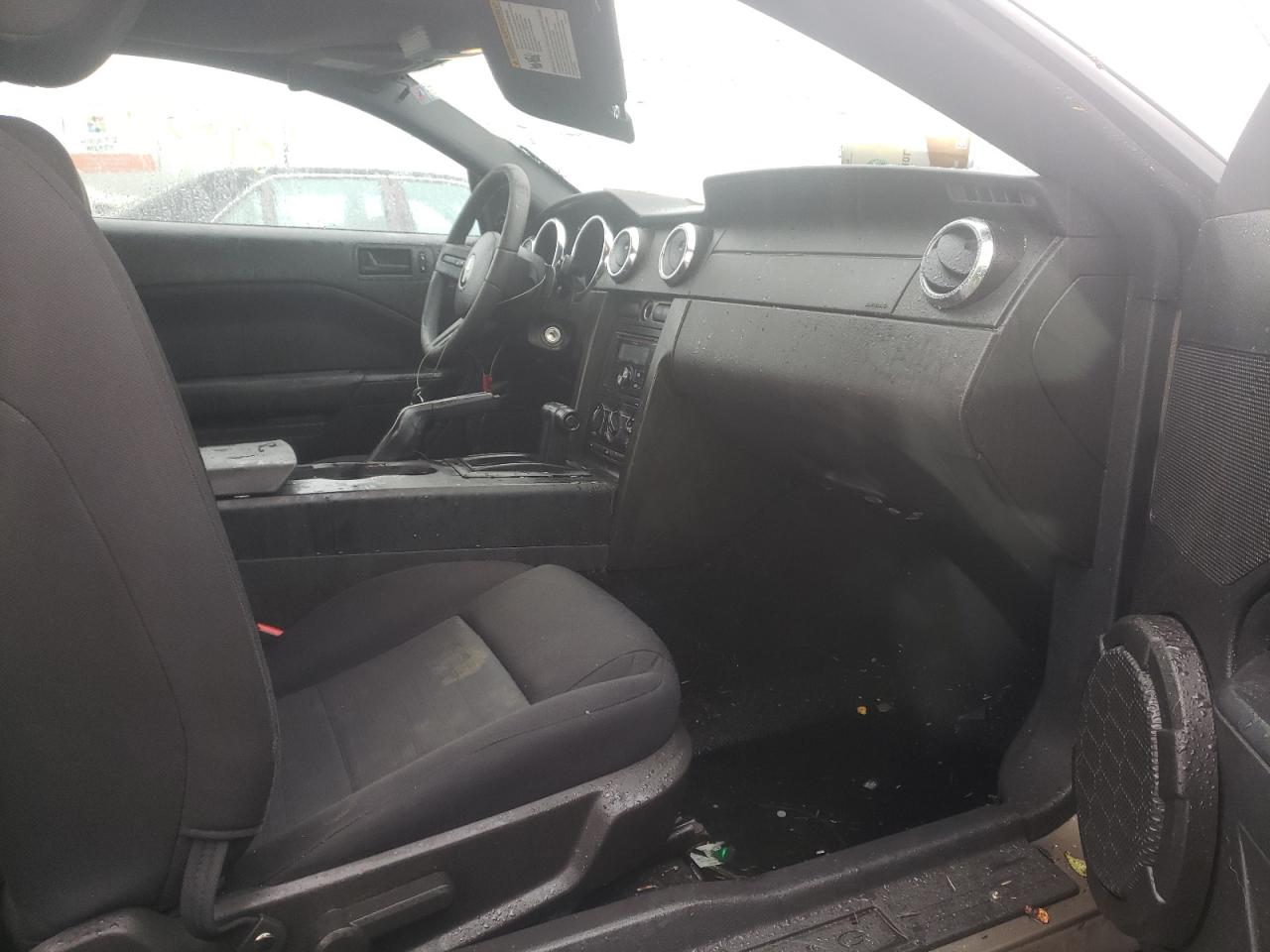 Photo 5 from auction – 2005 FORD MUSTANG with VIN 1ZVFT80N055130668
