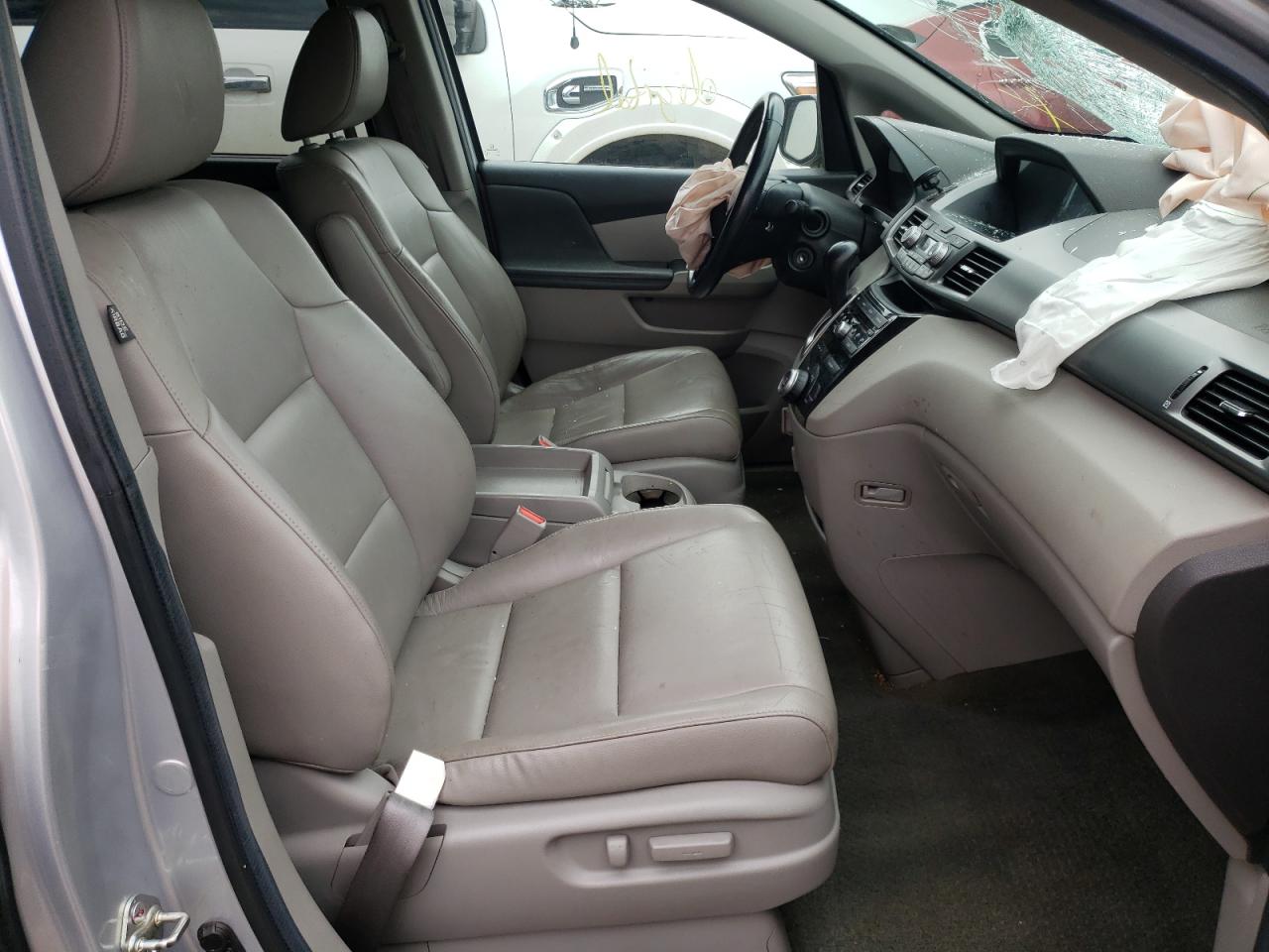 Photo 5 from auction – 2013 HONDA ODYSSEY EX with VIN 5FNRL5H64DB030159