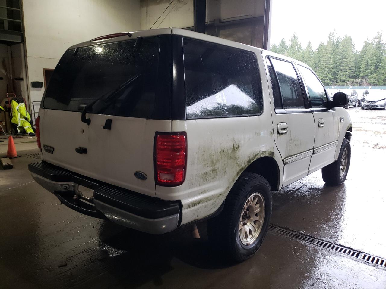 Photo 4 from auction – 1997 FORD EXPEDITION with VIN 1FMEU18W8VLA30292