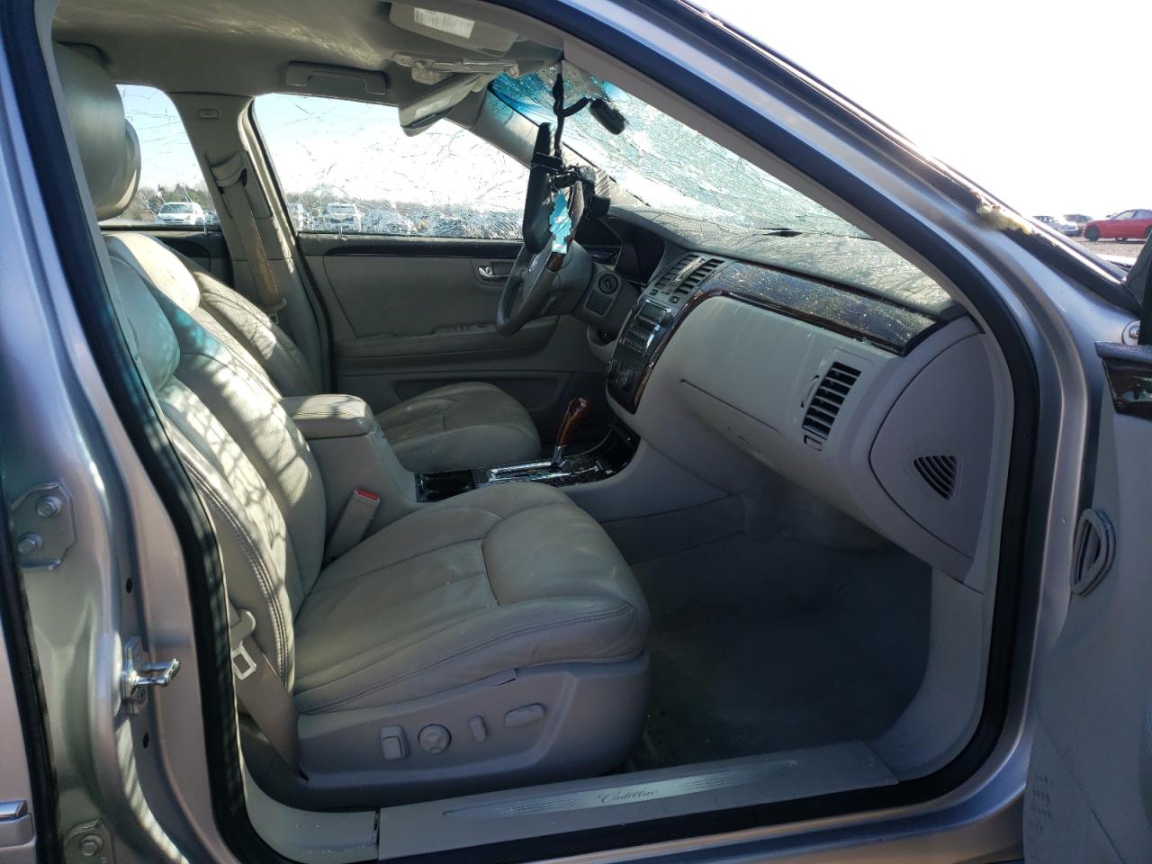 Photo 5 from auction – 2009 CADILLAC DTS with VIN 1G6KD57Y19U146163
