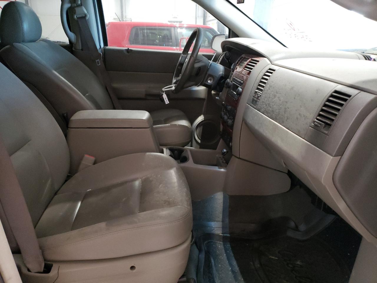 Photo 5 from auction – 2005 DODGE DURANGO SL with VIN 1D4HB48D65F525583
