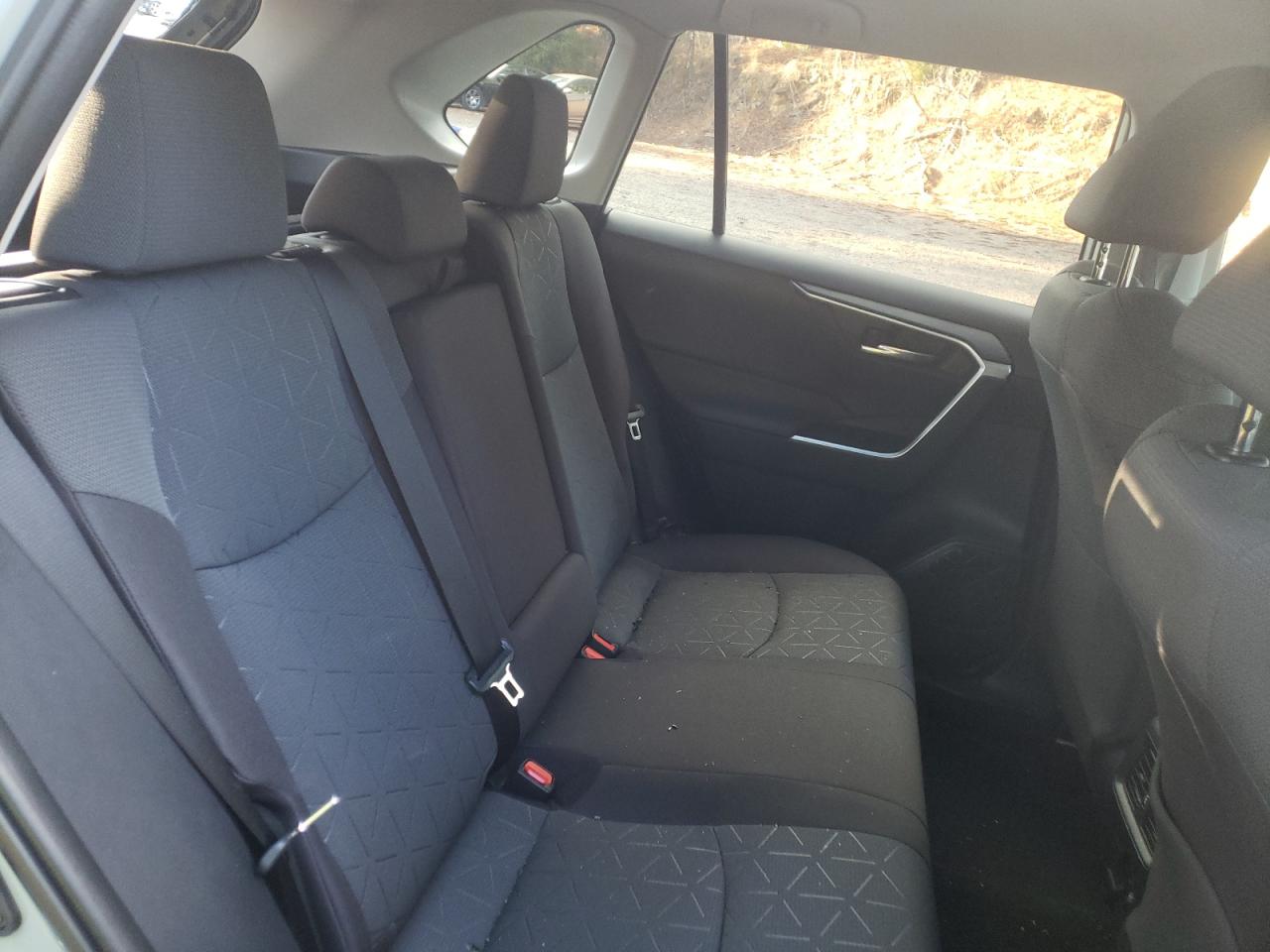 Photo 6 from auction – 2021 TOYOTA RAV4 XLE with VIN 2T3P1RFV0MW215219