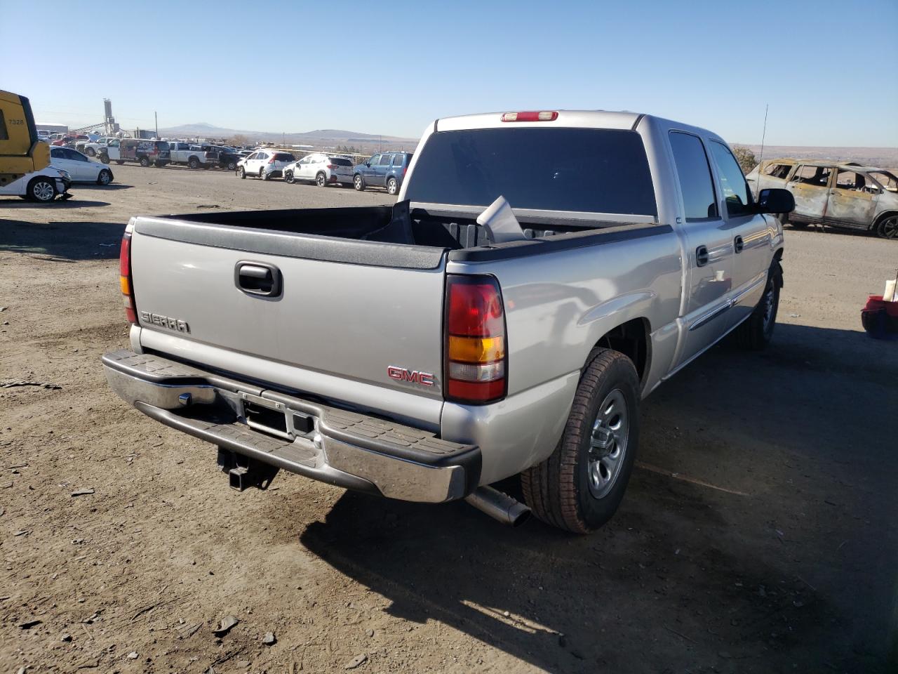 Photo 4 from auction – 2006 GMC NEW SIERRA with VIN 2GTEC13T761165243