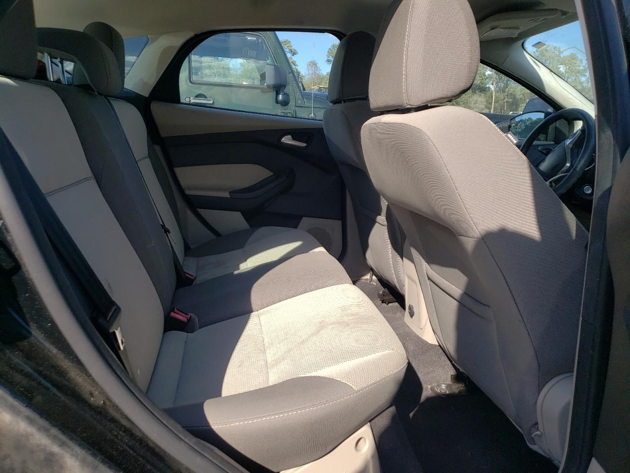 Photo 6 from auction – 2014 FORD FOCUS SE with VIN 1FADP3K24EL208374