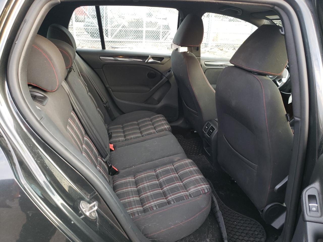 Photo 6 from auction – 2013 VOLKSWAGEN GTI with VIN WVWHD7AJ2DW065166