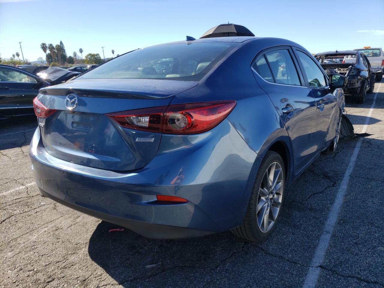 Photo 4 from auction – 2018 MAZDA 3 TOURING with VIN 3MZBN1V31JM202019