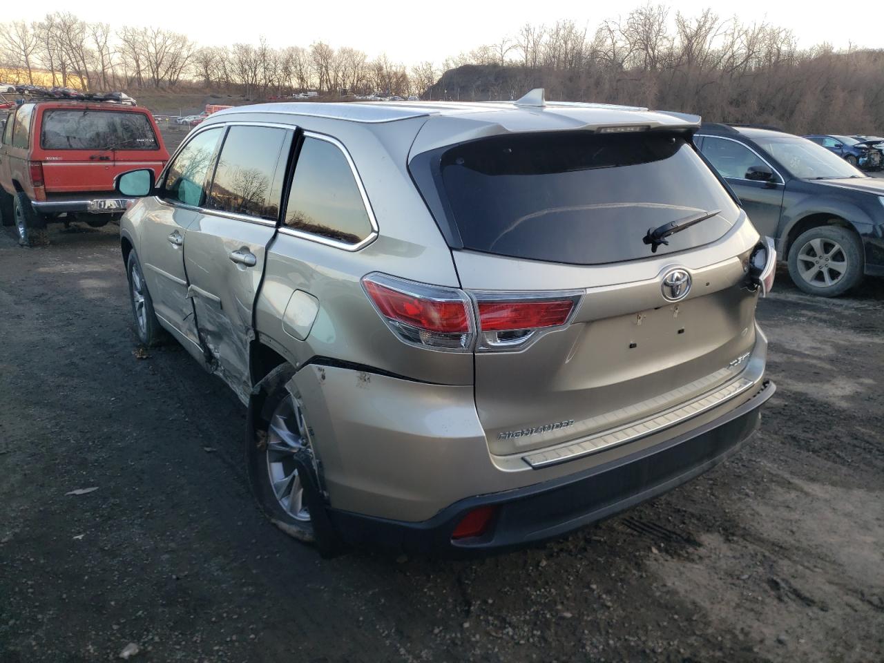 Photo 3 from auction – 2014 TOYOTA HIGHLANDER with VIN 5TDJKRFH7ES011131