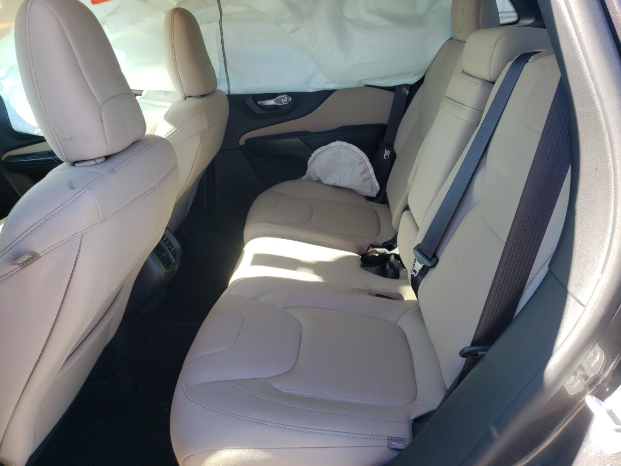 Photo 6 from auction – 2016 JEEP CHEROKEE L with VIN 1C4PJLCB0GW284117