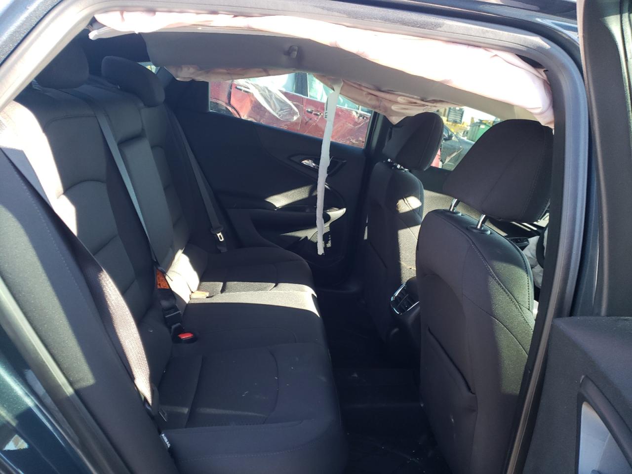 Photo 6 from auction – 2019 CHEVROLET MALIBU with VIN 1G1ZD5ST4KF153912