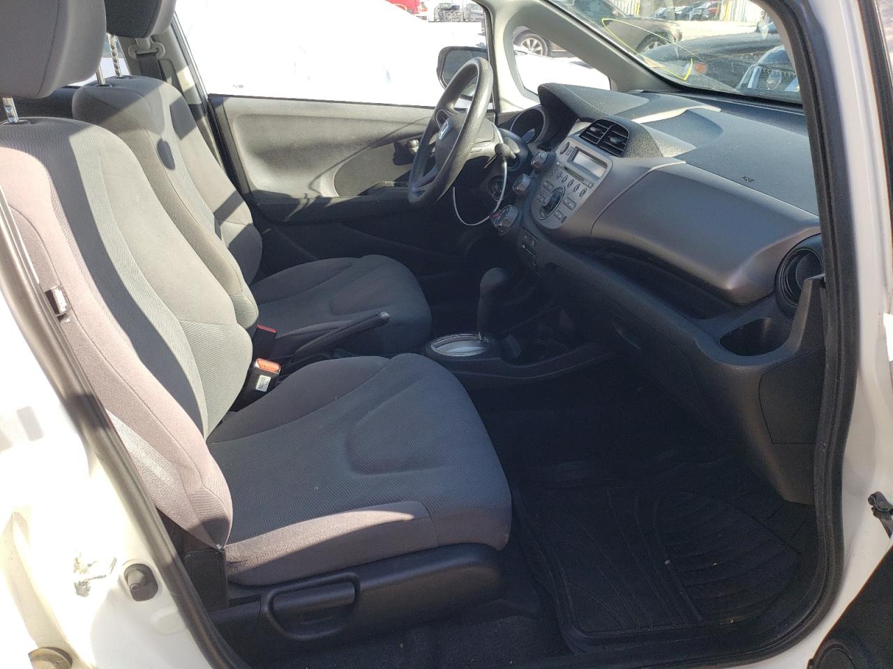 Photo 5 from auction – 2011 HONDA FIT with VIN JHMGE8H3XBC025243
