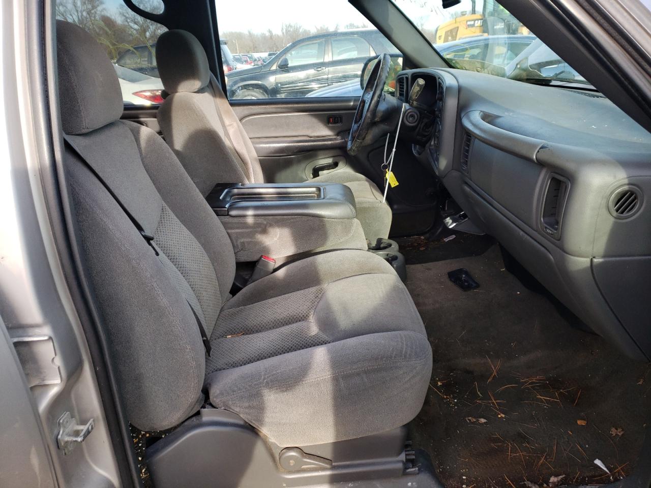 Photo 5 from auction – 2005 CHEVROLET SILVERADO with VIN 2GCEC13TX51362308