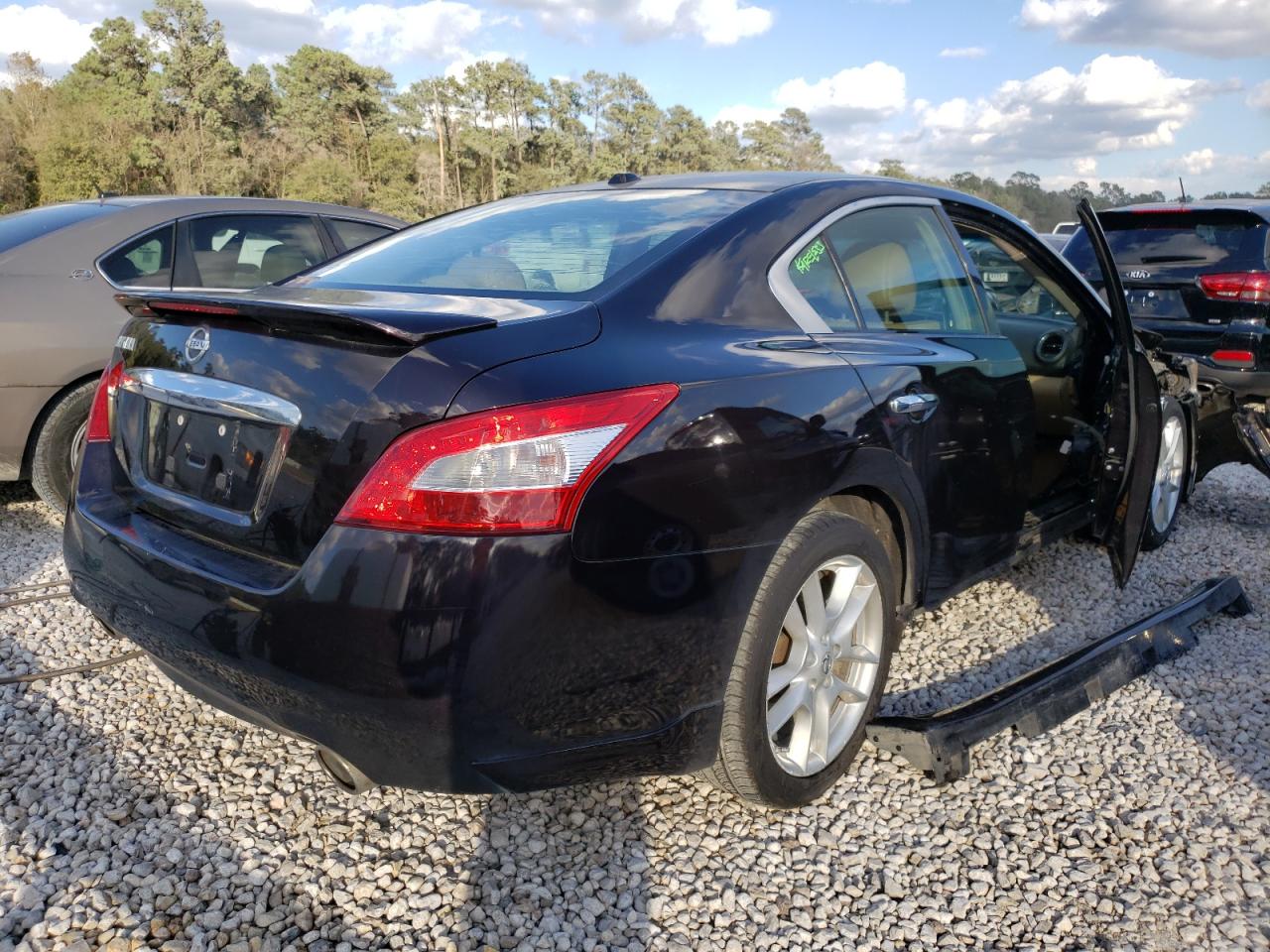 Photo 4 from auction – 2011 NISSAN MAXIMA S with VIN 1N4AA5AP4BC803704